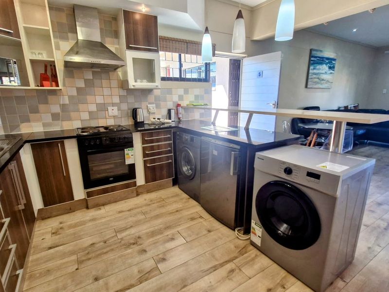 Apartment For Sale In Margate - Photo 5