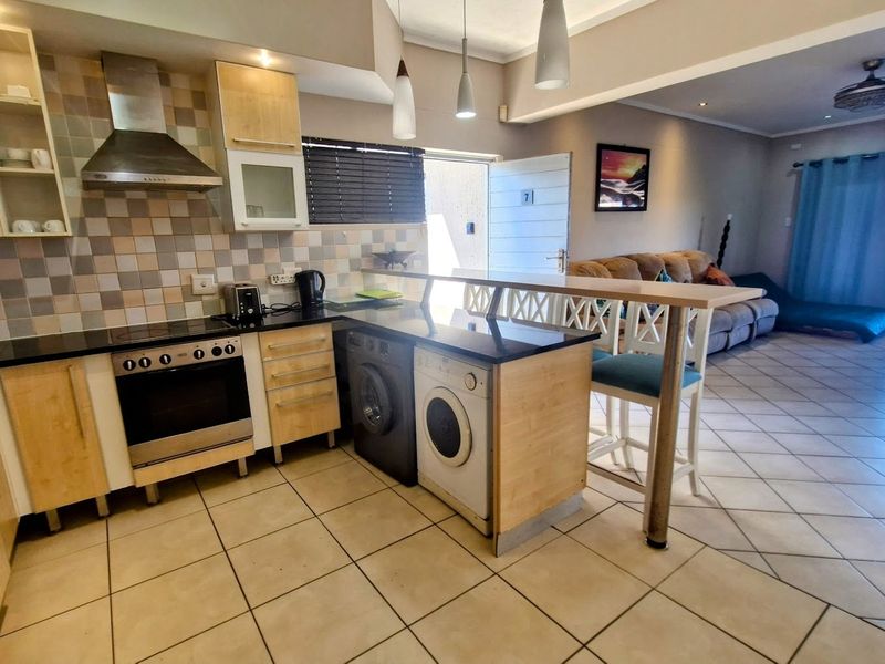 Apartment For Sale In Margate - Photo 4