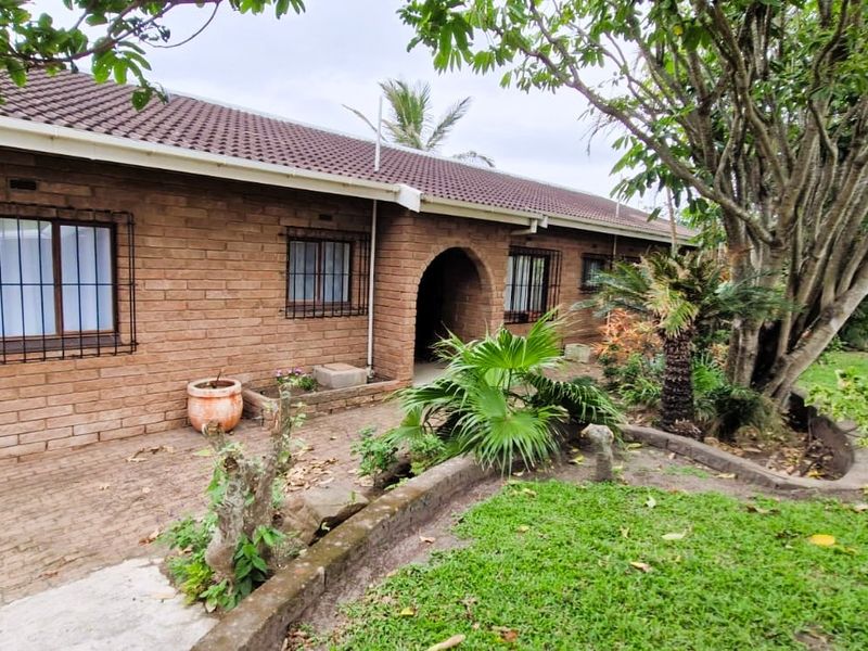 House For Sale In Port Edward - Photo 2