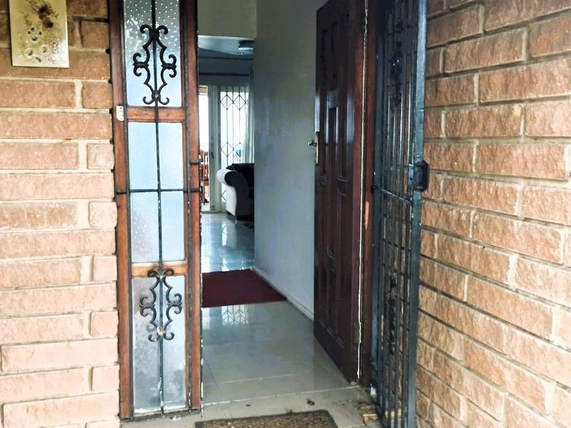 House For Sale In Port Edward - Photo 6