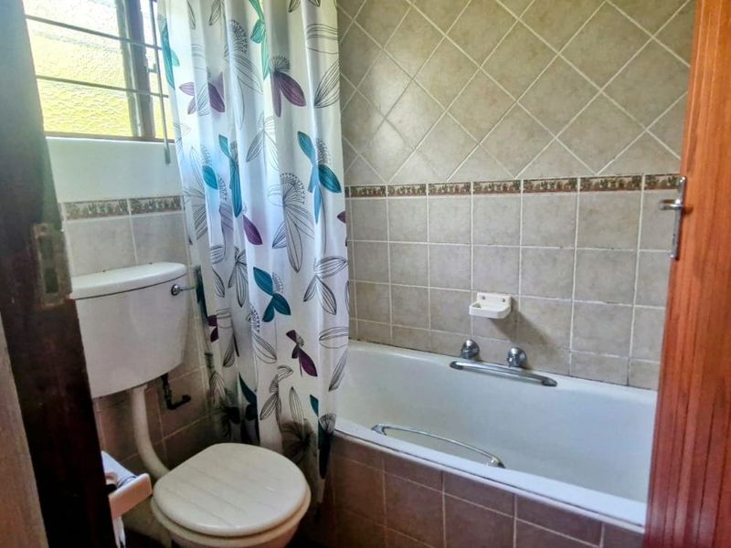 Apartment Pending Sale In Port Edward - Photo 7