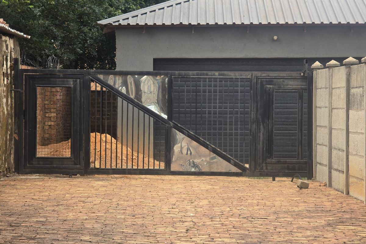 House Pending Sale In Cullinan - Photo 2