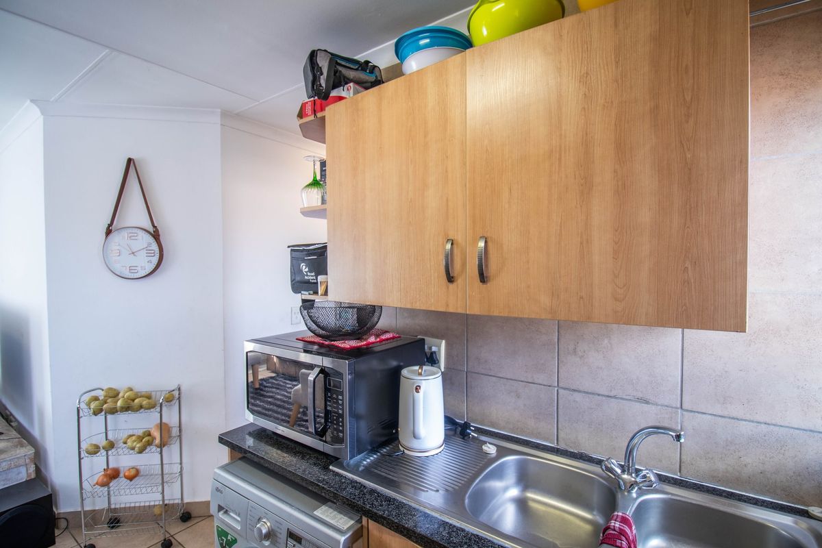 Townhouse For Sale In Centurion - Photo 3