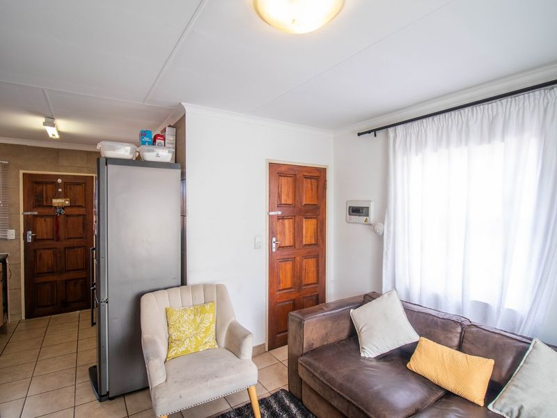 Townhouse For Sale In Centurion - Photo 6