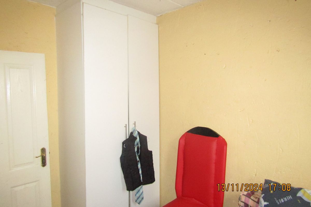 Apartment For Sale In Johannesburg - Photo 2