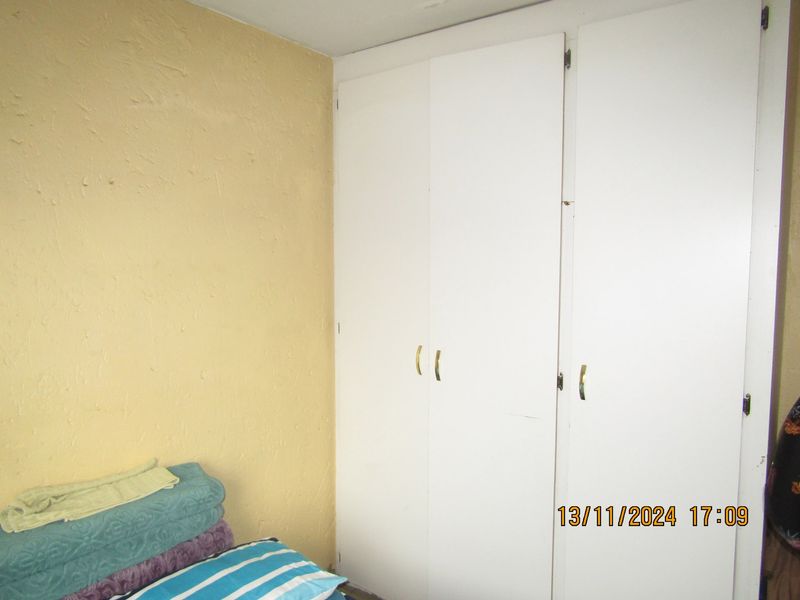 Apartment For Sale In Johannesburg - Photo 3