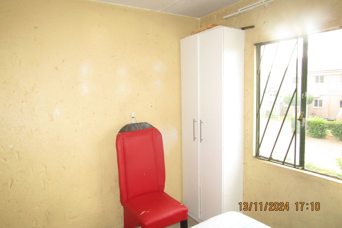 Apartment For Sale In Johannesburg - Photo 5