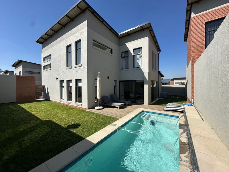 House For Sale In Midrand - Photo 1