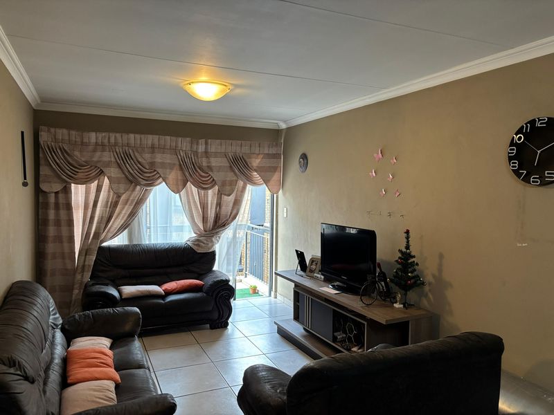 Apartment For Sale In Germiston - Photo 6