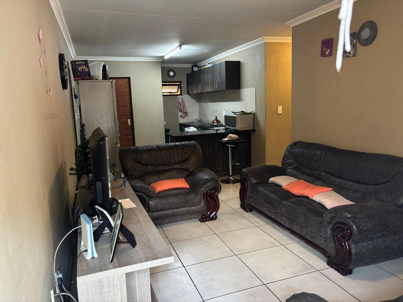 Apartment For Sale In Germiston - Photo 3