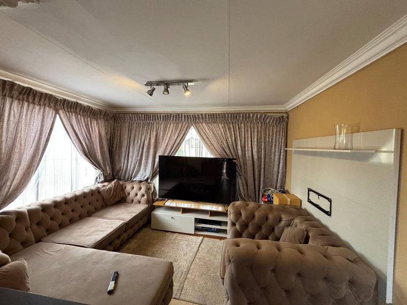 House For Sale In Boksburg - Photo 4