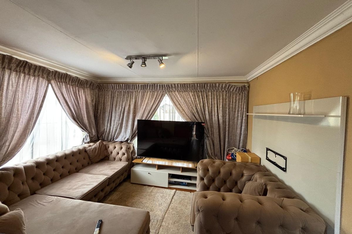 House For Sale In Boksburg - Photo 4