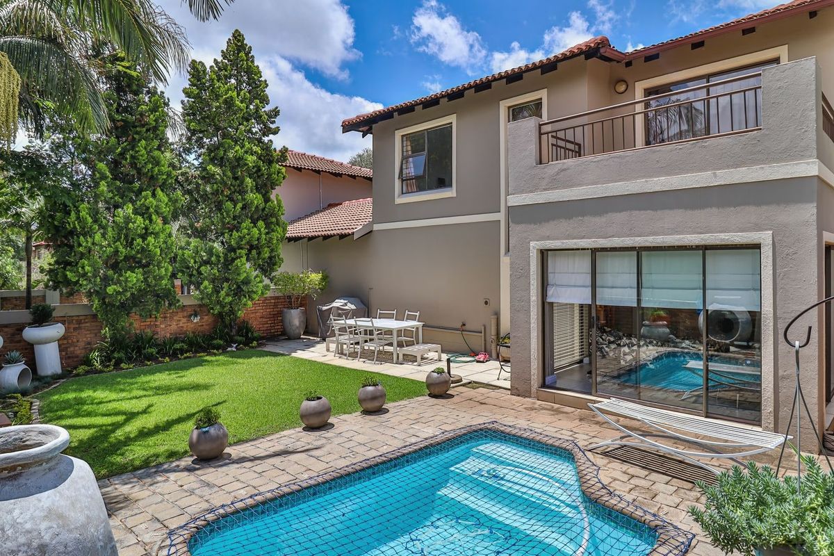 Townhouse For Sale In Randburg - Photo 3