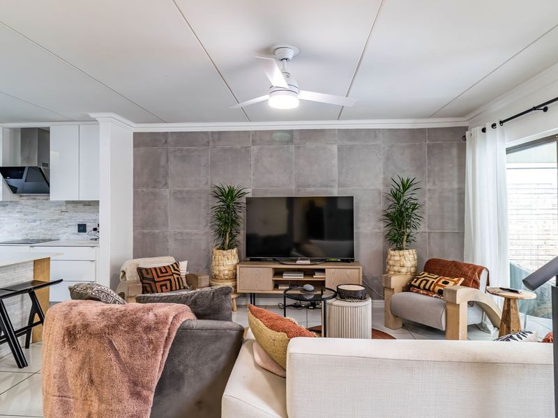 Townhouse For Sale In Randburg - Photo 8