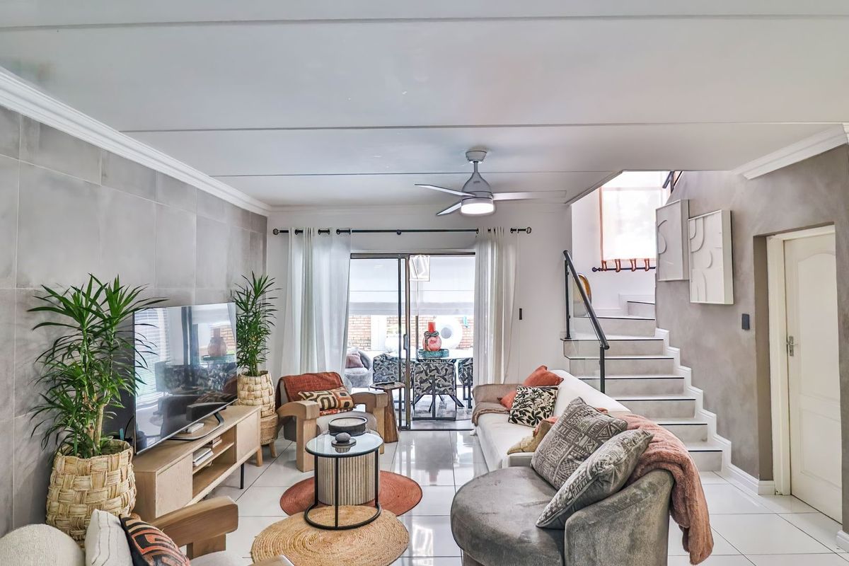 Townhouse For Sale In Randburg - Photo 5