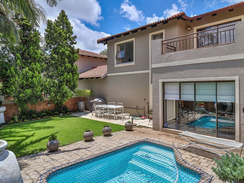 Townhouse Pending Sale In Randburg - Photo 3