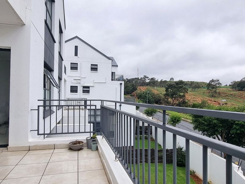 Apartment For Sale In Johannesburg - Photo 8