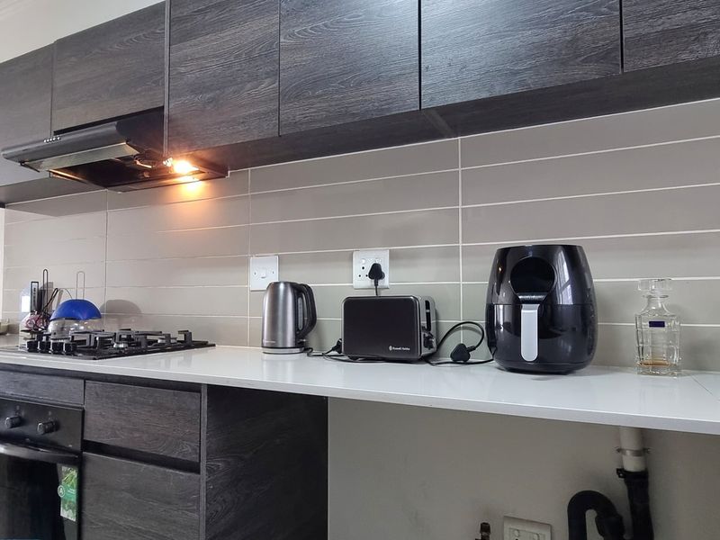 Apartment For Sale In Johannesburg - Photo 3