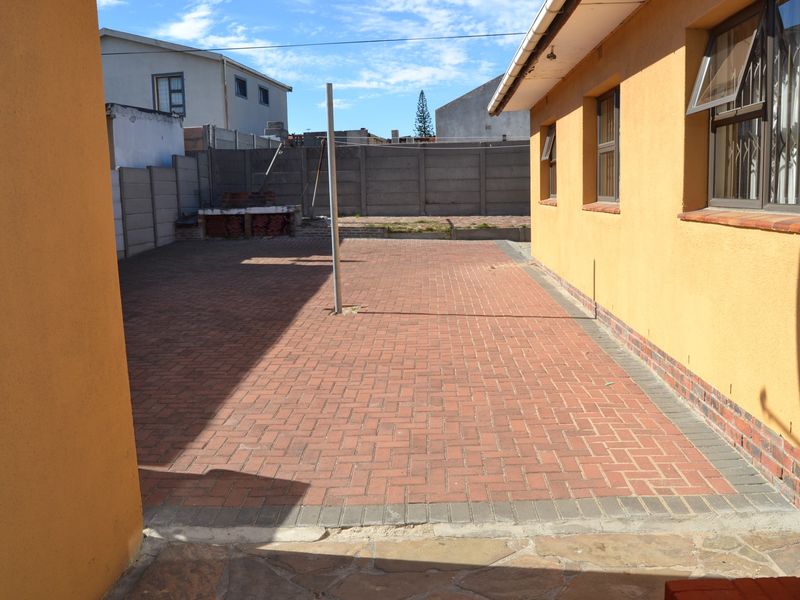 House For Sale In Mitchells Plain - Photo 2
