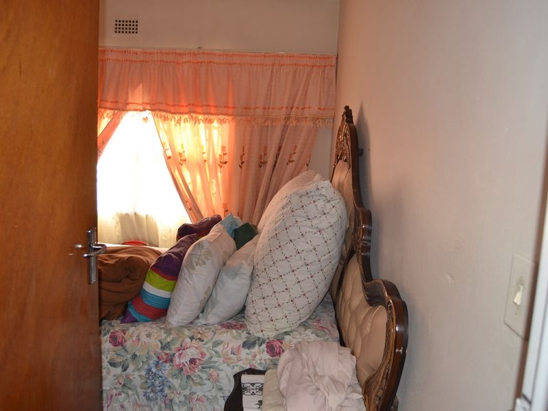 House For Sale In Mitchells Plain - Photo 10