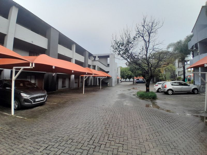 Apartment For Sale In Midrand - Photo 2