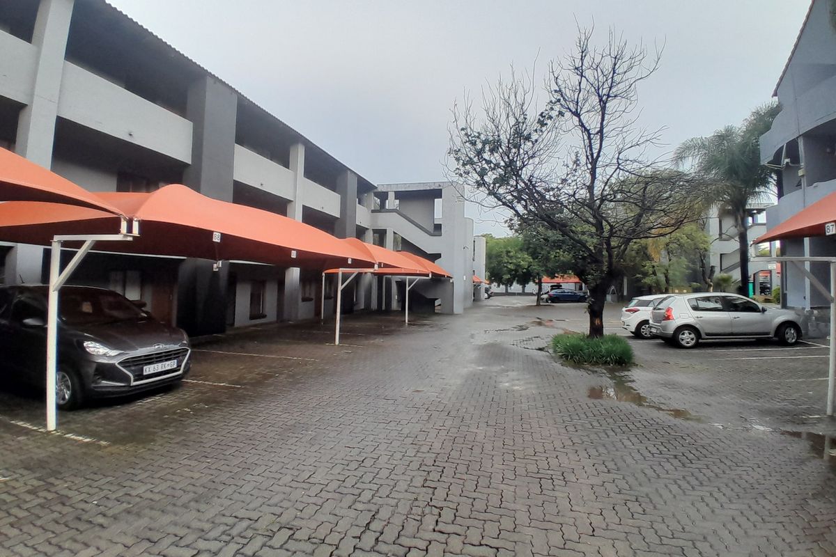 Apartment For Sale In Midrand - Photo 2