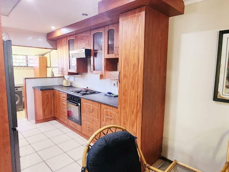 Townhouse For Sale In Port Shepstone - Photo 7