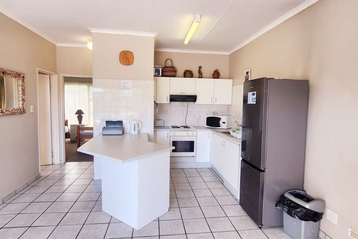 Apartment For Sale In Margate - Photo 4