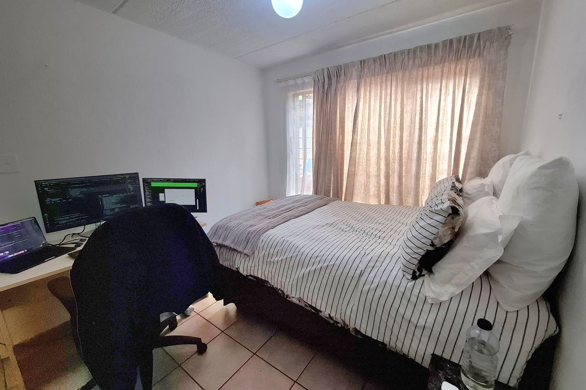 Apartment For Sale In Sandton - Photo 4