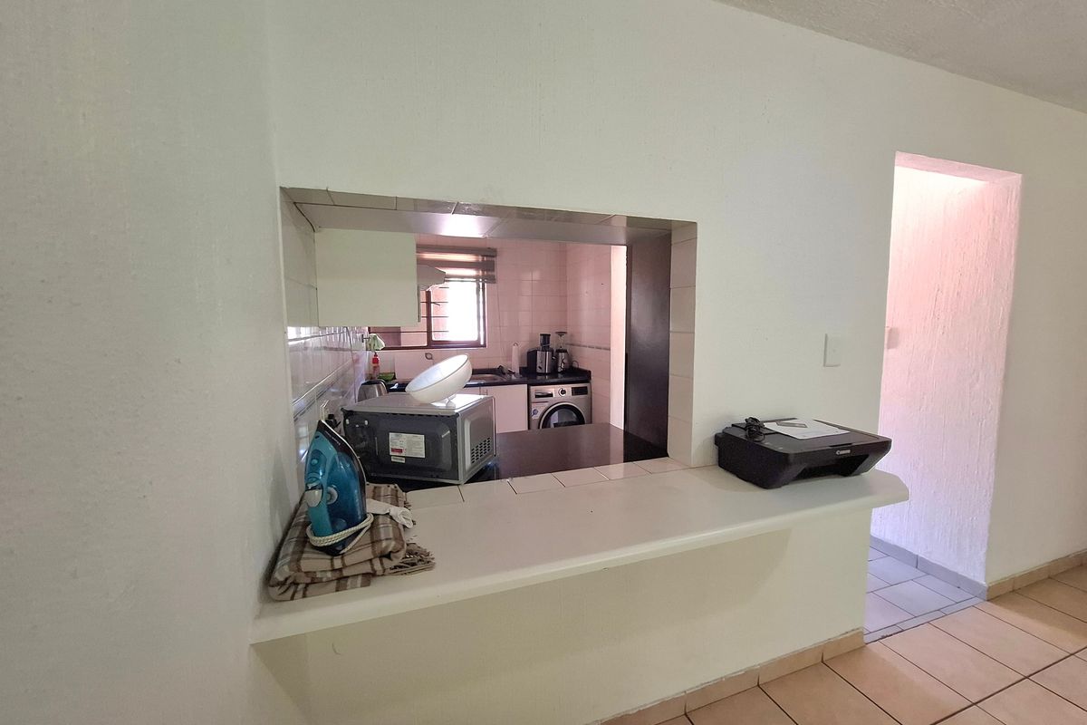 Apartment For Sale In Sandton - Photo 3
