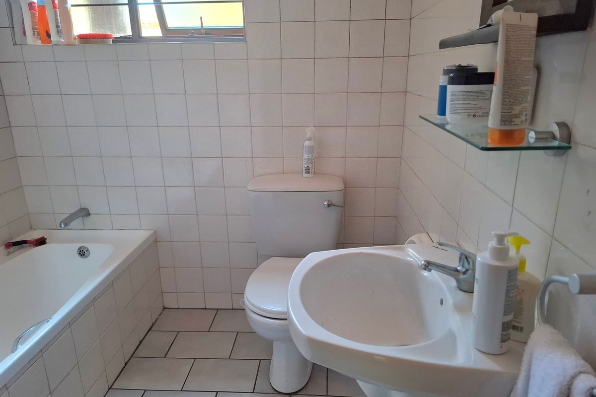Apartment For Sale In Sandton - Photo 5