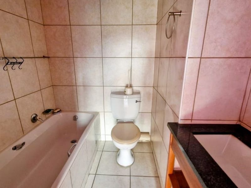 Apartment For Sale In Margate - Photo 10