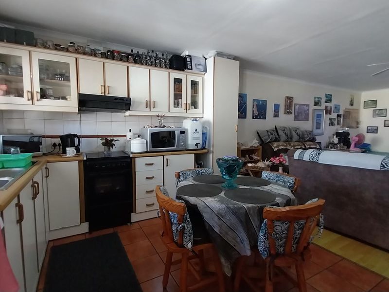 Apartment For Sale In Margate - Photo 5