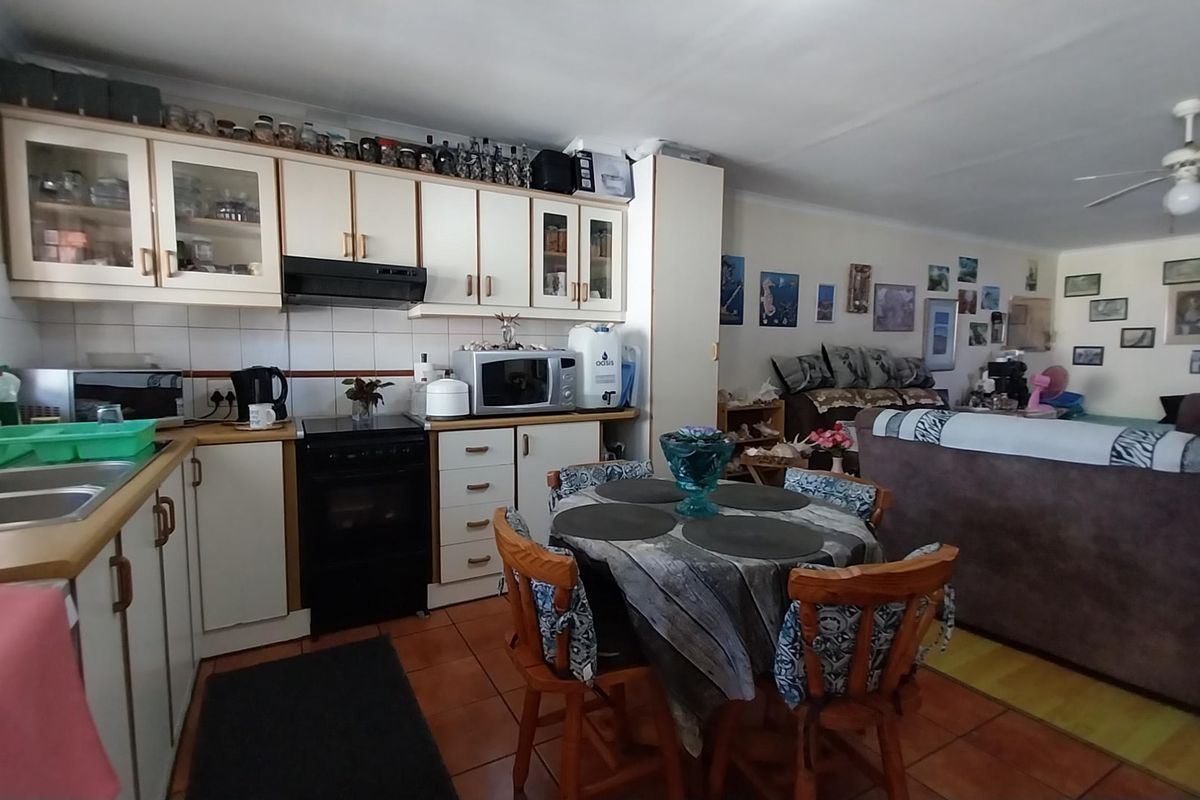 Apartment For Sale In Margate - Photo 5