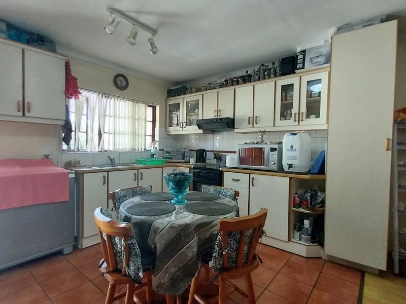 Apartment For Sale In Margate - Photo 6