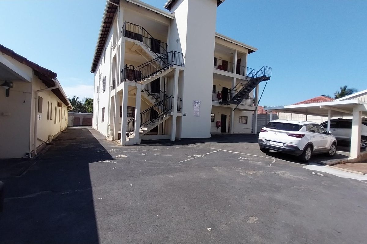 Apartment For Sale In Margate - Photo 2