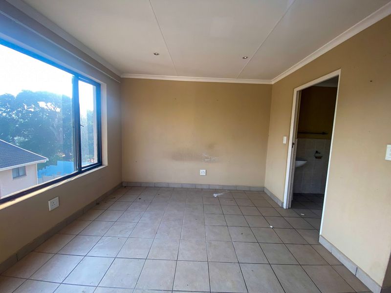 Apartment For Sale In Margate - Photo 8