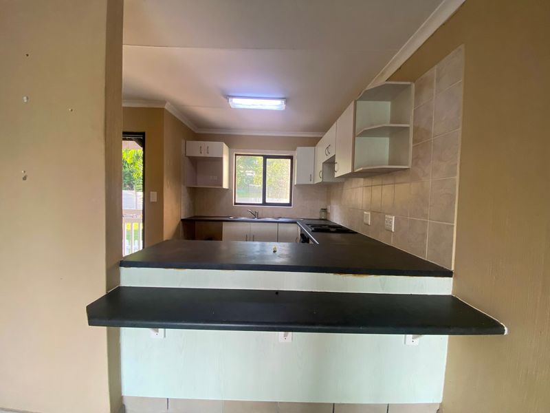 Apartment For Sale In Margate - Photo 4