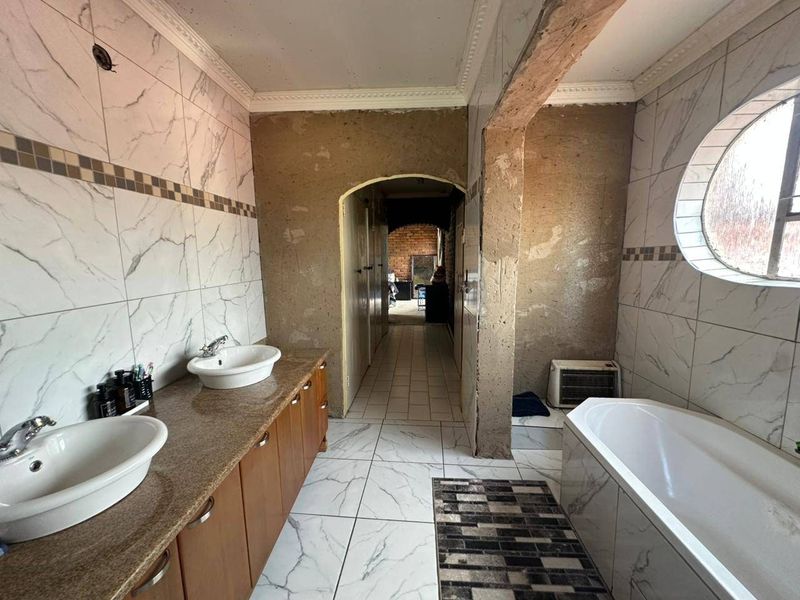 House For Sale In Boksburg - Photo 10