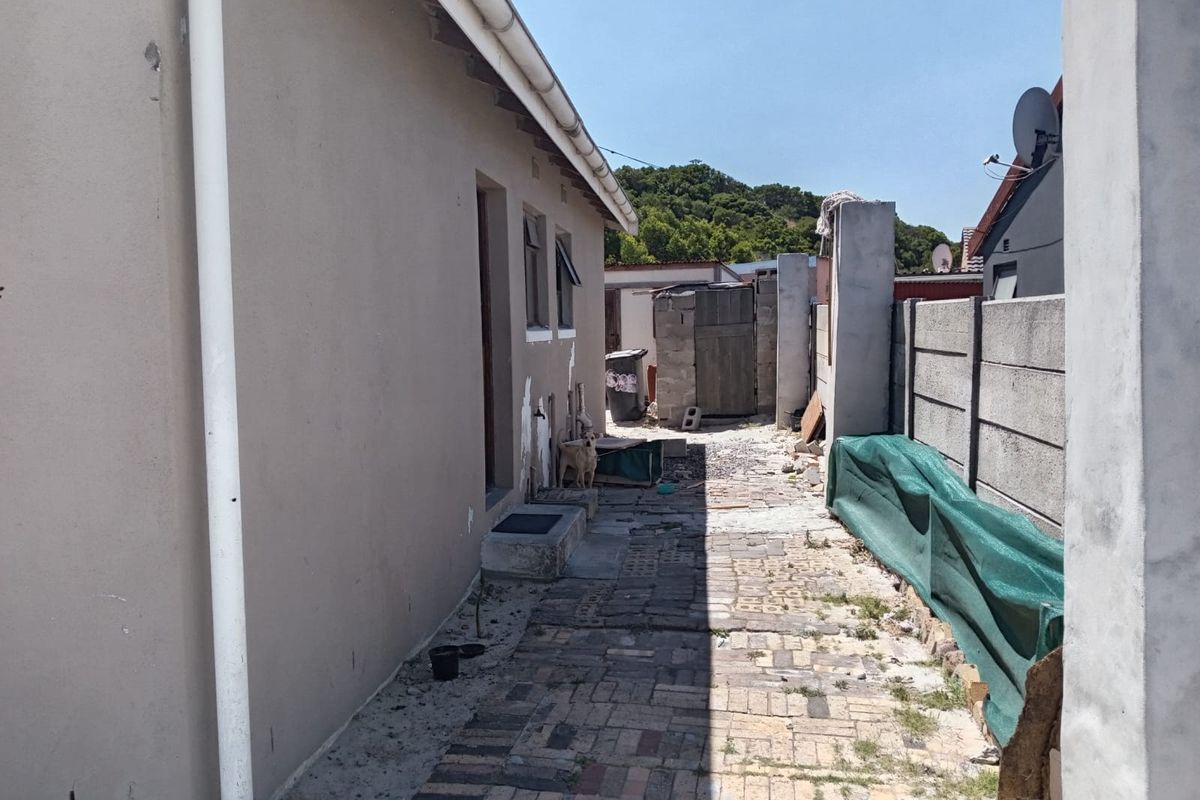 House For Sale In Khayelitsha - Photo 3
