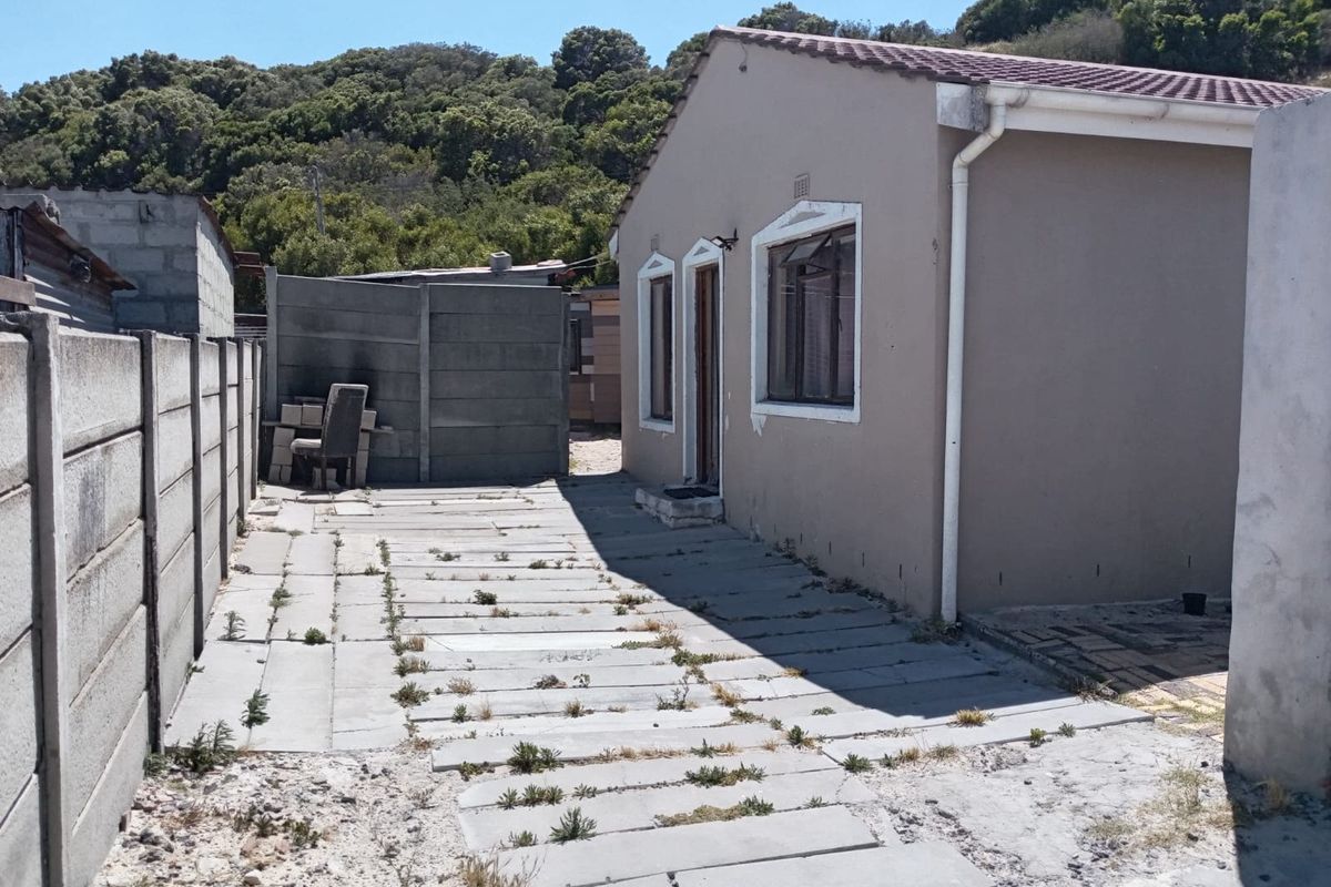 House For Sale In Khayelitsha - Photo 2