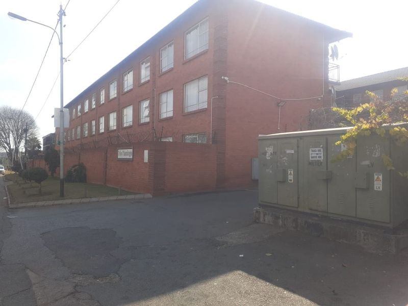 Apartment For Sale In Roodepoort - Photo 2