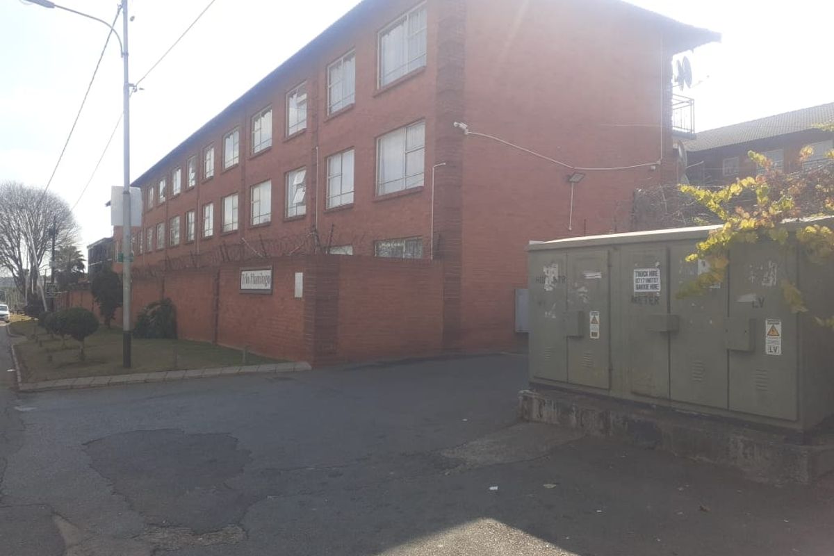 Apartment For Sale In Roodepoort - Photo 2