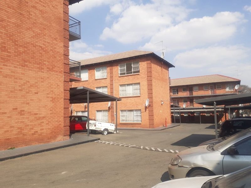 Apartment For Sale In Roodepoort - Photo 3