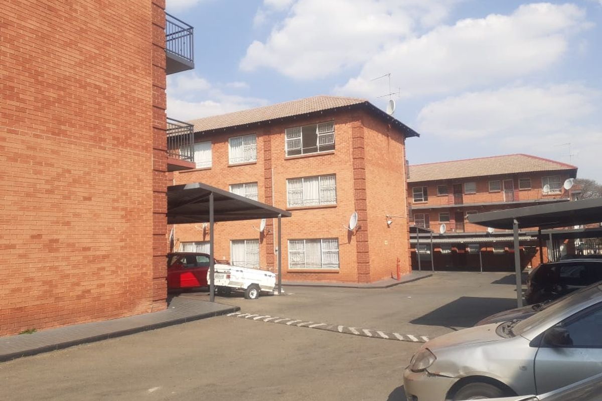 Apartment For Sale In Roodepoort - Photo 3