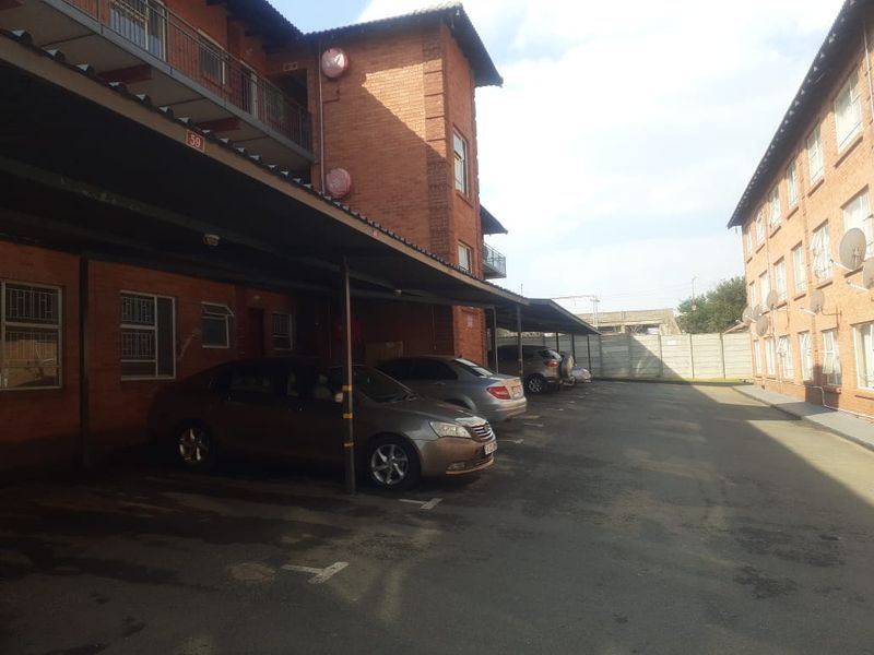 Apartment For Sale In Roodepoort - Photo 4