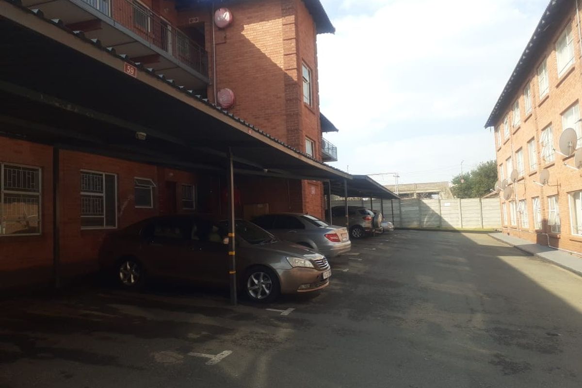 Apartment For Sale In Roodepoort - Photo 4