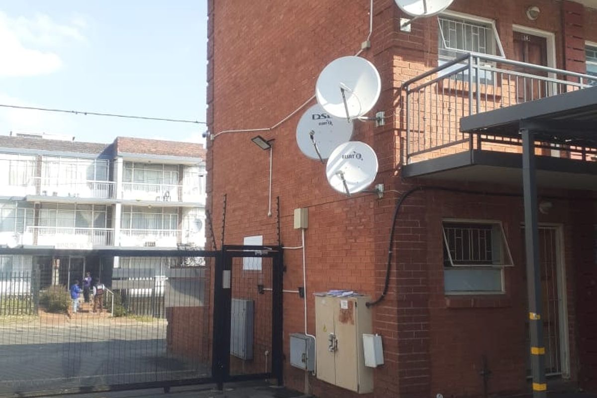 Apartment For Sale In Roodepoort - Photo 5