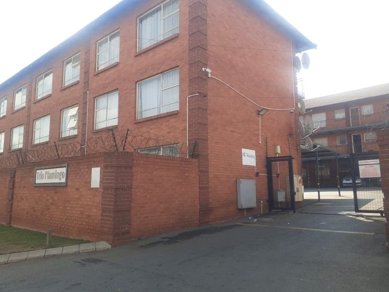 Apartment For Sale In Roodepoort - Photo 1