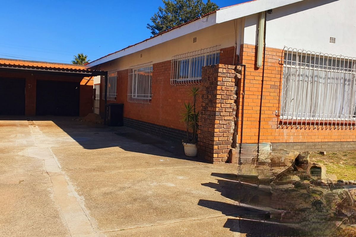 House Pending Sale In Boksburg - Photo 2